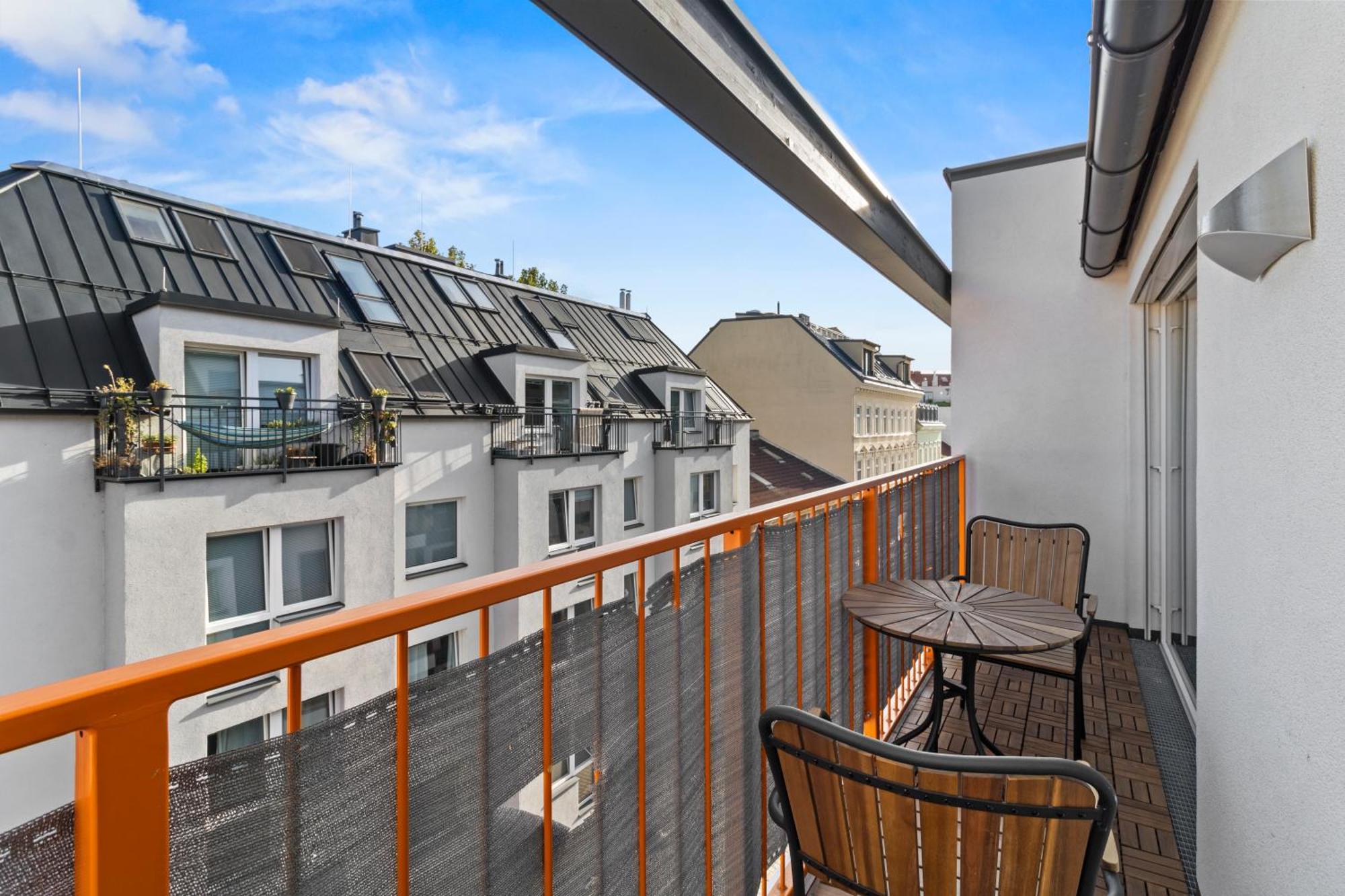 Free Parking I Balcony I 5 Min To Train Station * Viena