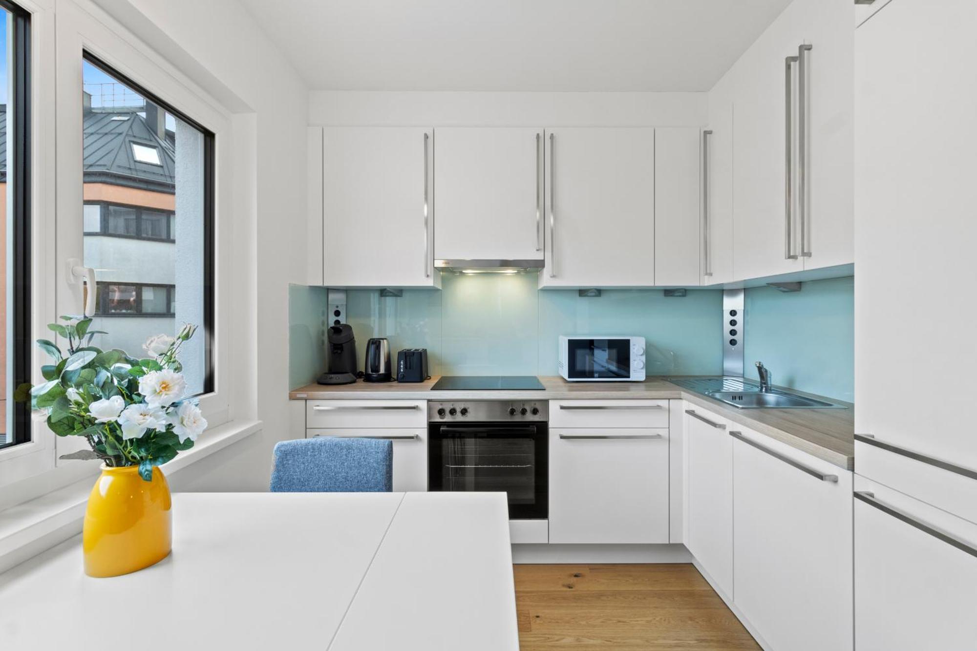 Free Parking I Balcony I 5 Min To Train Station * Viena