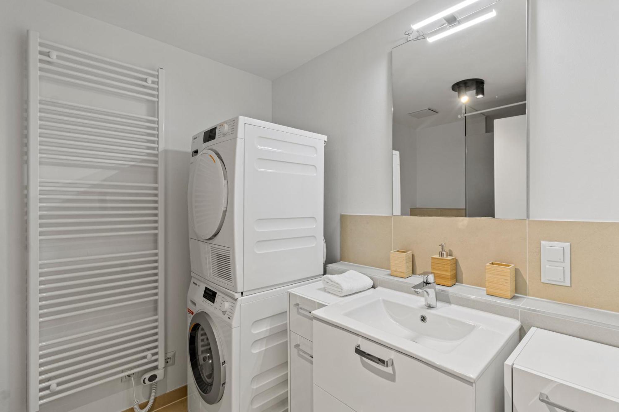 Free Parking I Balcony I 5 Min To Train Station * Vienna
